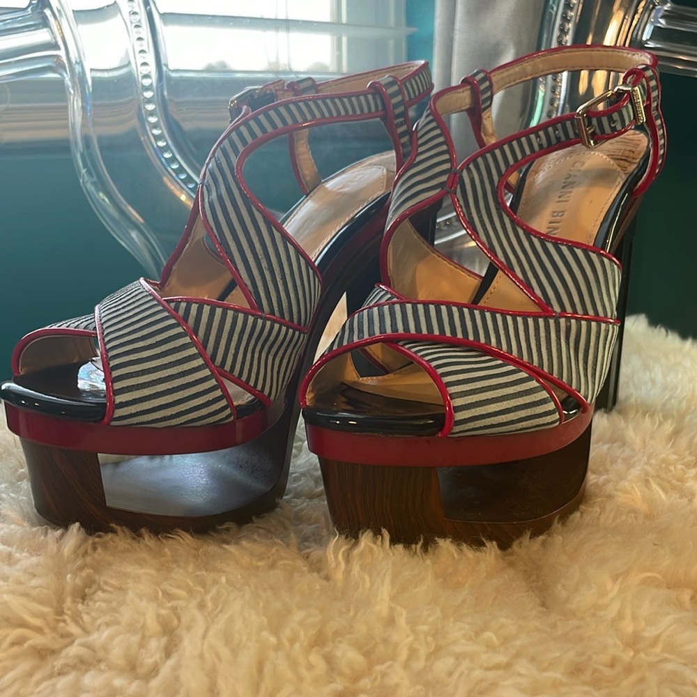 Gianni Bini super sexy red white and blue platform stiletto heel SZ 7.5